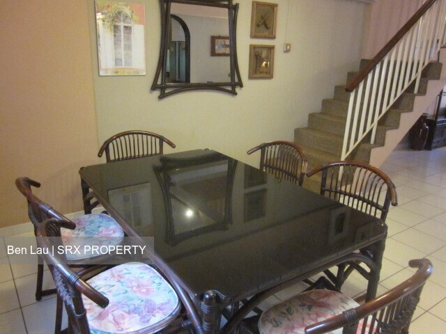 Blk 323 Jurong East Street 31 (Jurong East), HDB Executive #231492441